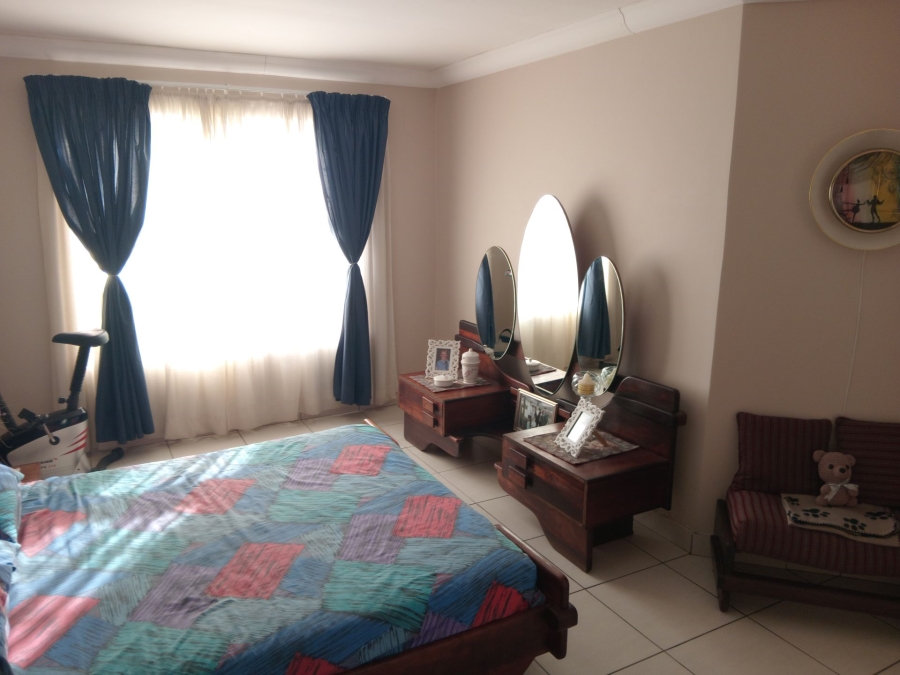 3 Bedroom Property for Sale in Heiderand Western Cape